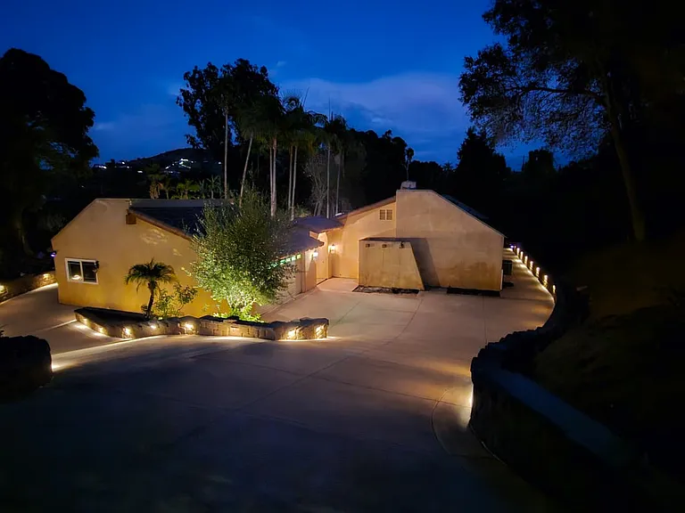 1315 Macadamia Dr — Photo 32