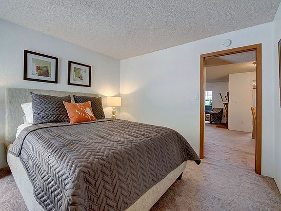 Windtree Apartments Bedroom