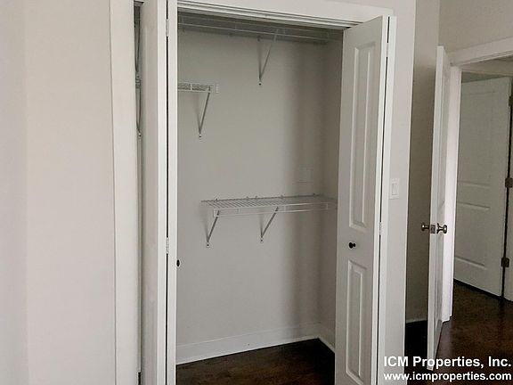 3rd image of 1606 W Belle Plaine Ave #1B