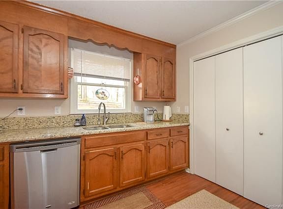 3rd image of 3435 Olde Oak Ln
