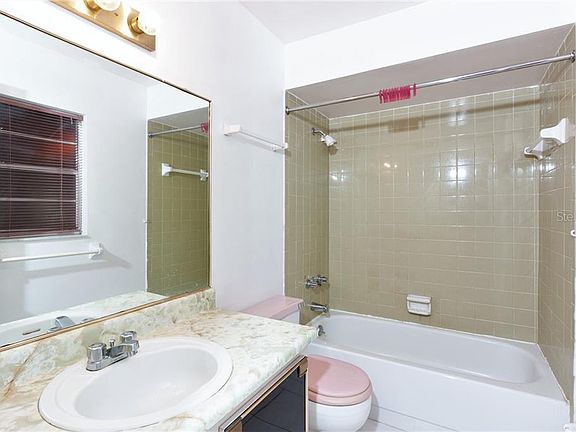 4th image of 134 Hidalgo Ave