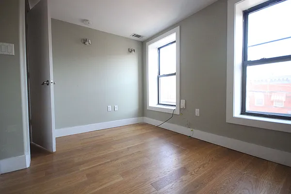 Rented by Nooklyn NYC LLC | media 32