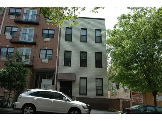 Sold by Remax Real Estate Professionals | media 11