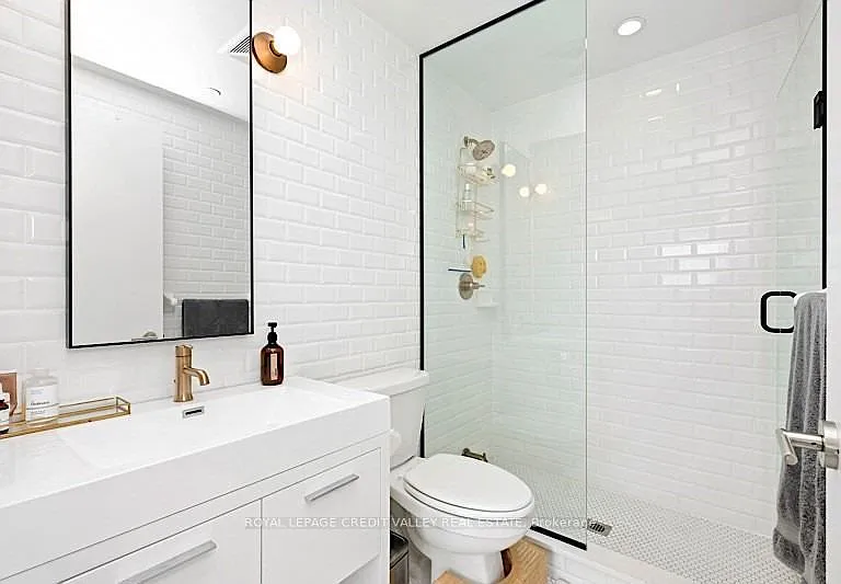106 Dovercourt Rd #611 — Photo 17