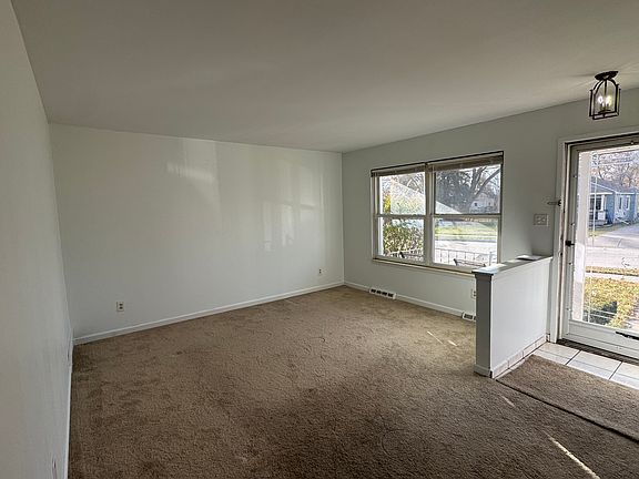 4th image of 25800 Eureka Dr