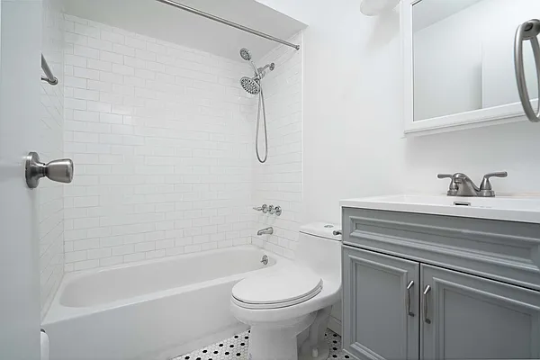 Rented by Spire Group | media 11