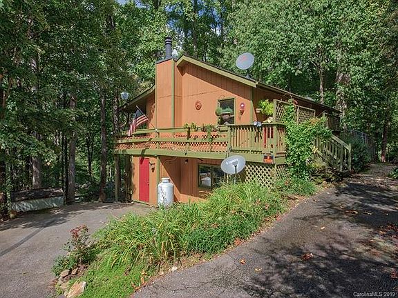2nd image of 49 Canary Ln