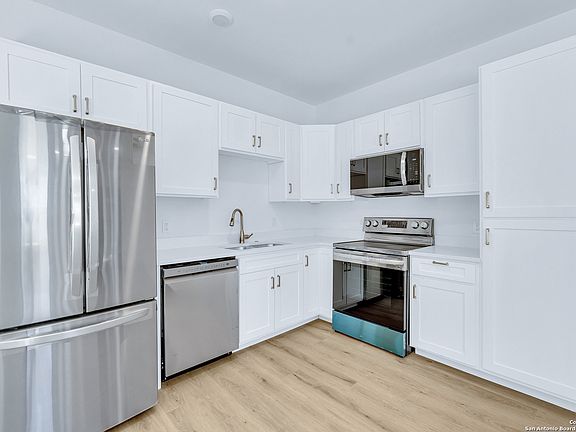3rd image of 1010 Denver Blvd