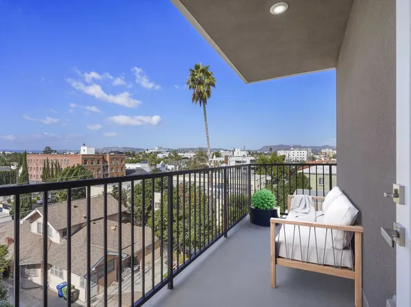 Pine on Gramercy, 861 S Gramercy Pl #307, Los Angeles, CA 90005