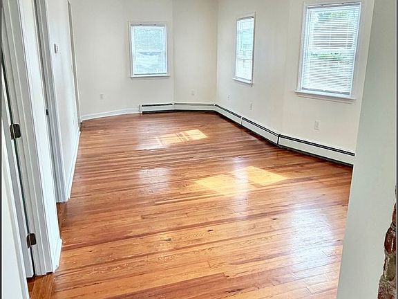 5th image of 178-180 Chandler Ave #1