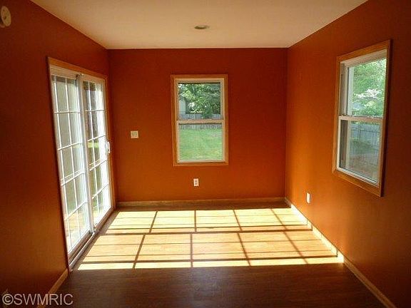 4th image of 319 Montebello St SE