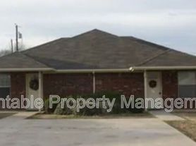 1104 Turkey Creek Ct