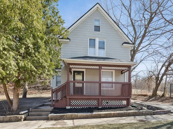 849 25th St, Rock Island, IL 61201