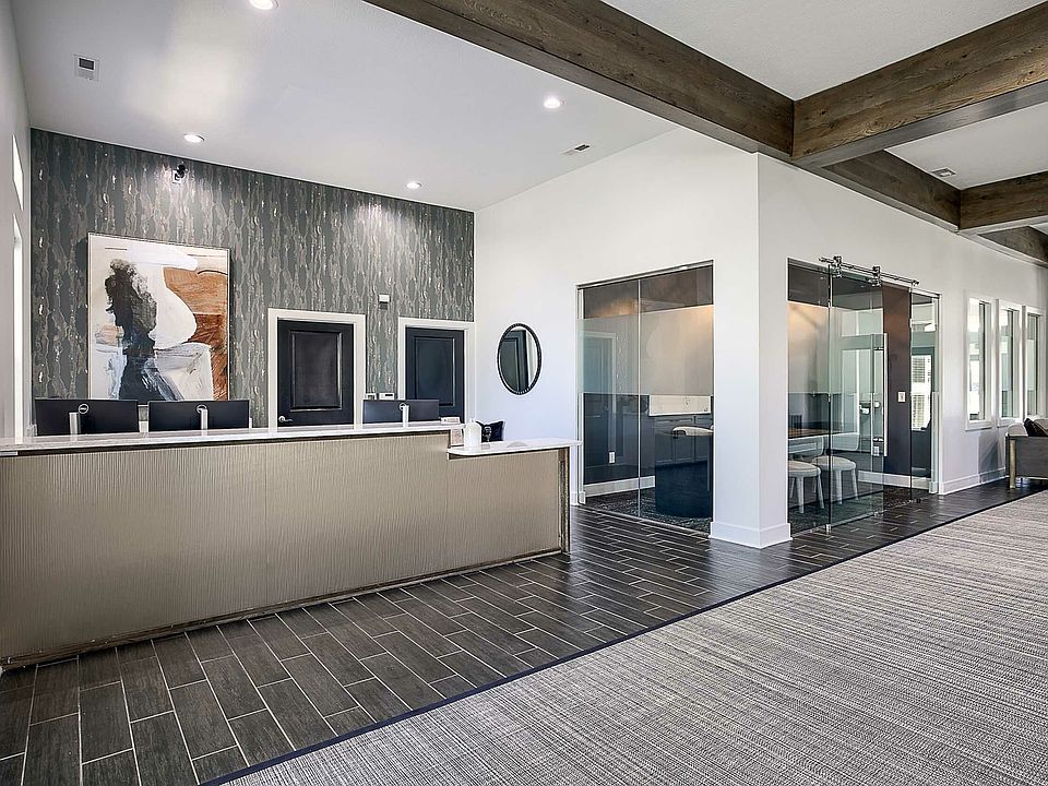 001- Emerson Park - Leasing Office and Meeting Room
