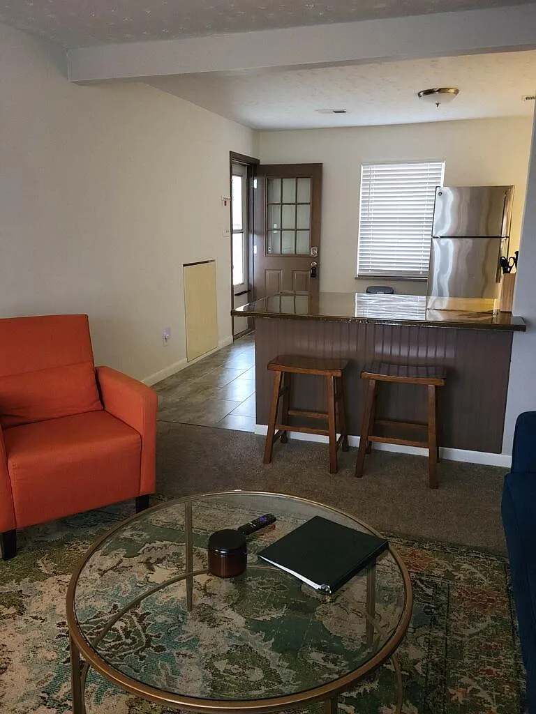 1214 Glade Hill Dr — Photo 2