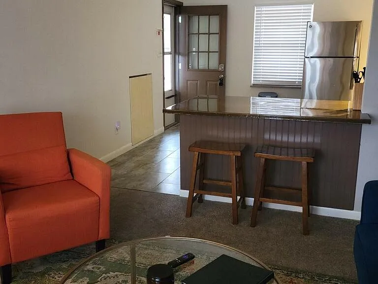 1214 Glade Hill Dr — Photo 2