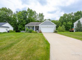 8637 Rainbows End Rd SE, Caledonia, MI 49316