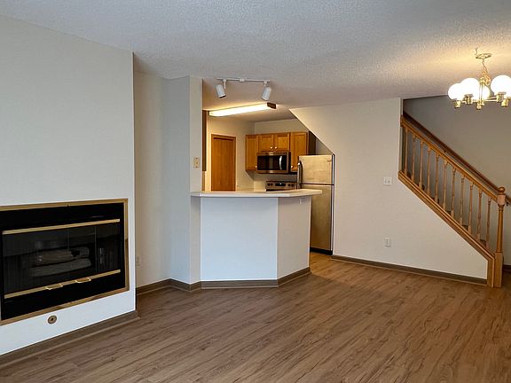 Livingroom open to dining area