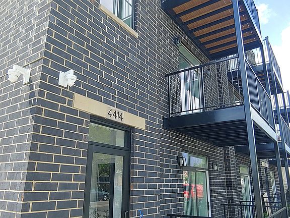 5th image of 4414 N Austin Ave #100