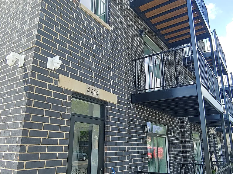 4414 N Austin Ave #100 — Photo 5