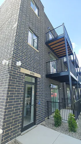 4414 N Austin Ave #100 Photo 1