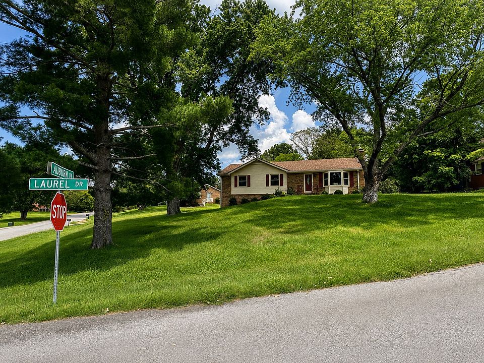 2nd image of 809 Laurel Dr