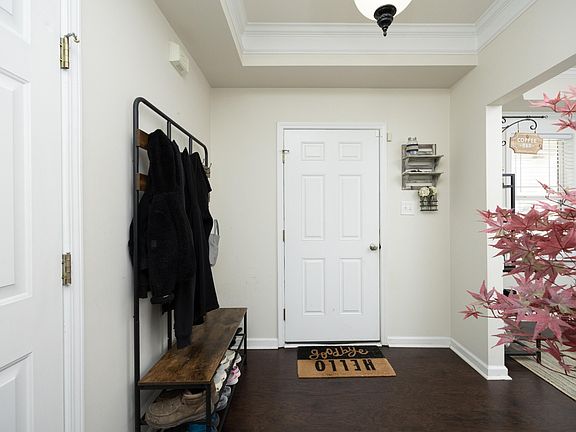 4th image of 4054 Landover Ln