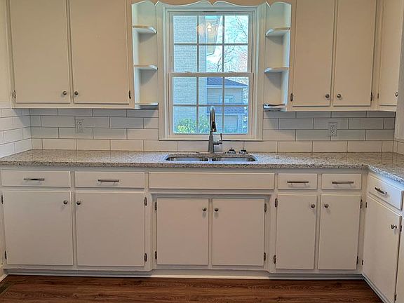 4th image of 1308 Westover Dr