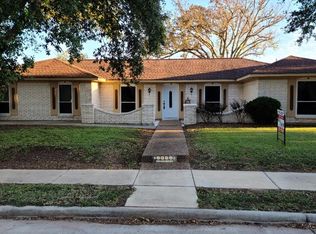 1854 W 8th St, Freeport, TX 77541