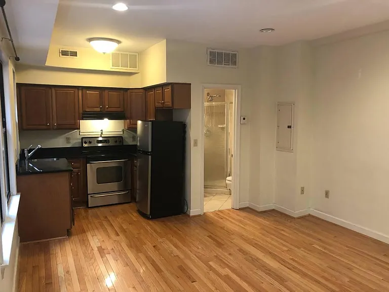 1321 Fairmont St NW #206 — Photo 3