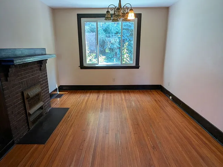 344 Connor St — Photo 6
