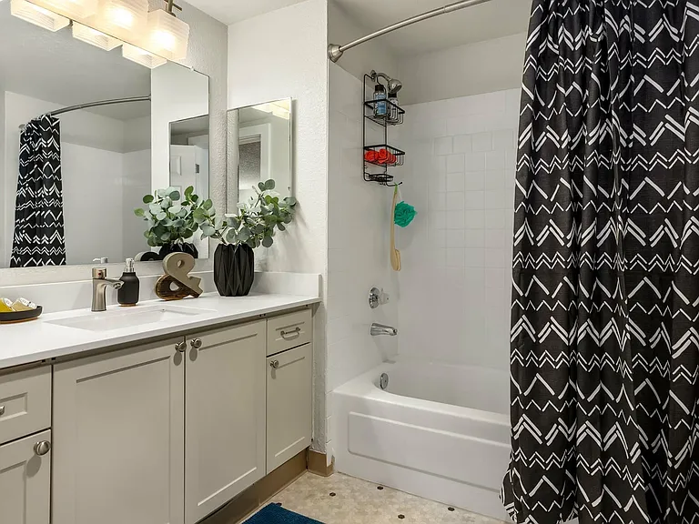 Alaire Apartment Homes — Photo 13