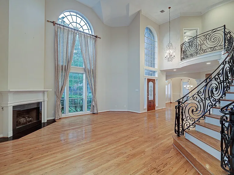 5365 Lampasas St — Photo 11