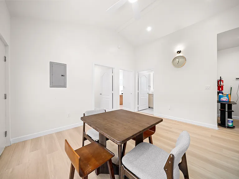 1316 S Raleo Ave — Photo 7