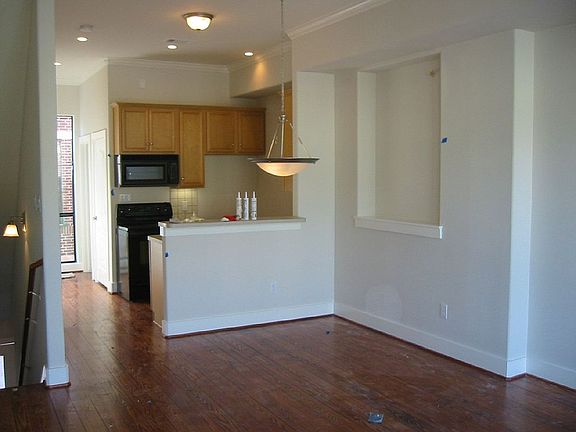 4th image of 100 McGowen St Unit D