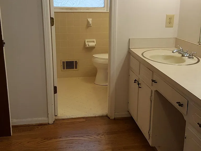 1032 Williamsburg Ct — Photo 15