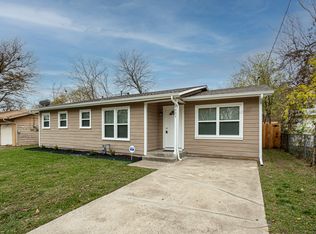 1007 N Walnut St, Cleburne, TX 76033