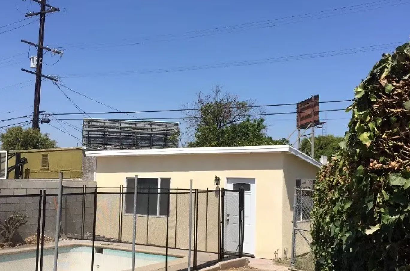 2 bed, 1055 sqft, $4,500 — Photo 3