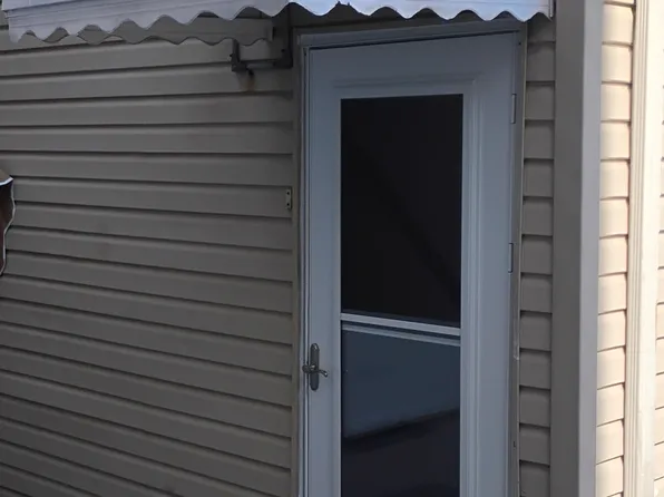 32 Giles Avenue image 7 of 10