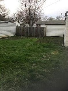 3rd image of 242 E 23rd St