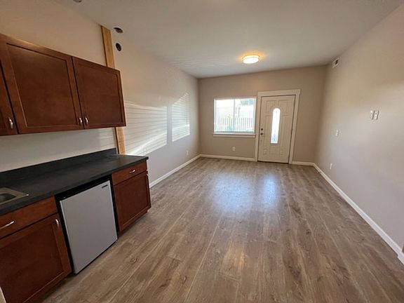 2nd image of 215 W Whitman St #98826