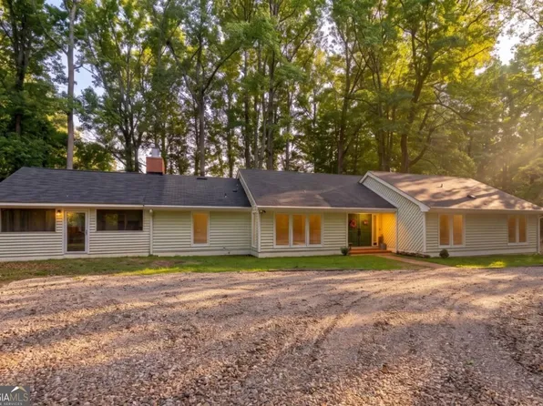 925 Cleveland Rd, Bogart, GA 30622