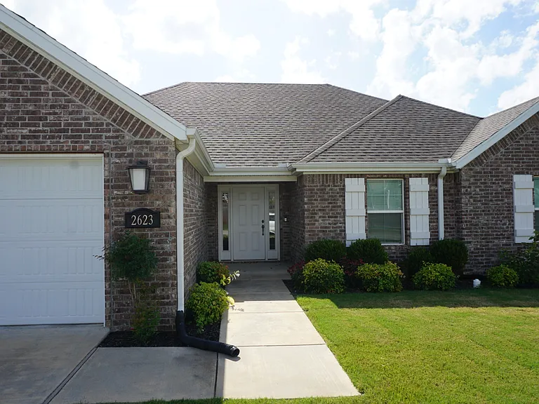 2623 S Cobalt Ave — Photo 2
