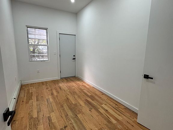 2nd image of 1857 Park Pl #2