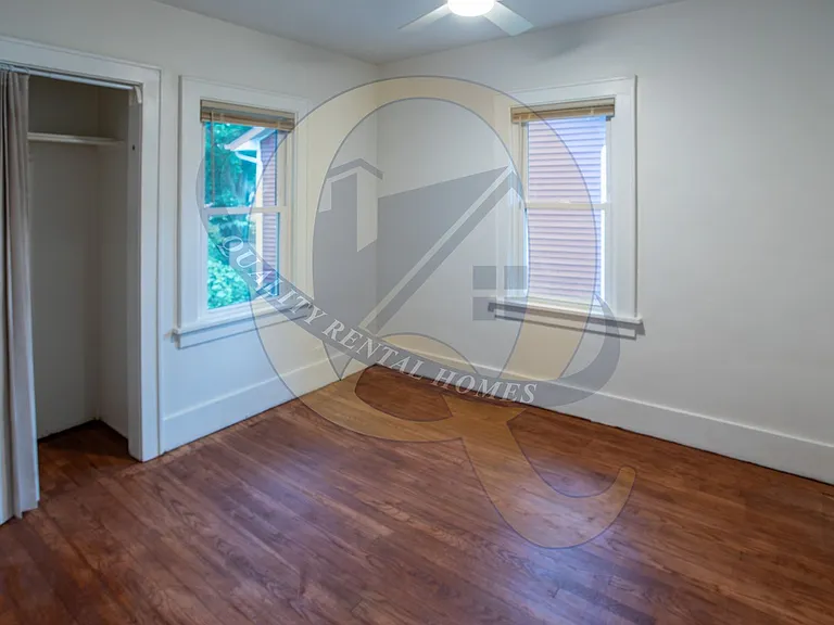 1919 Cartier St — Photo 15