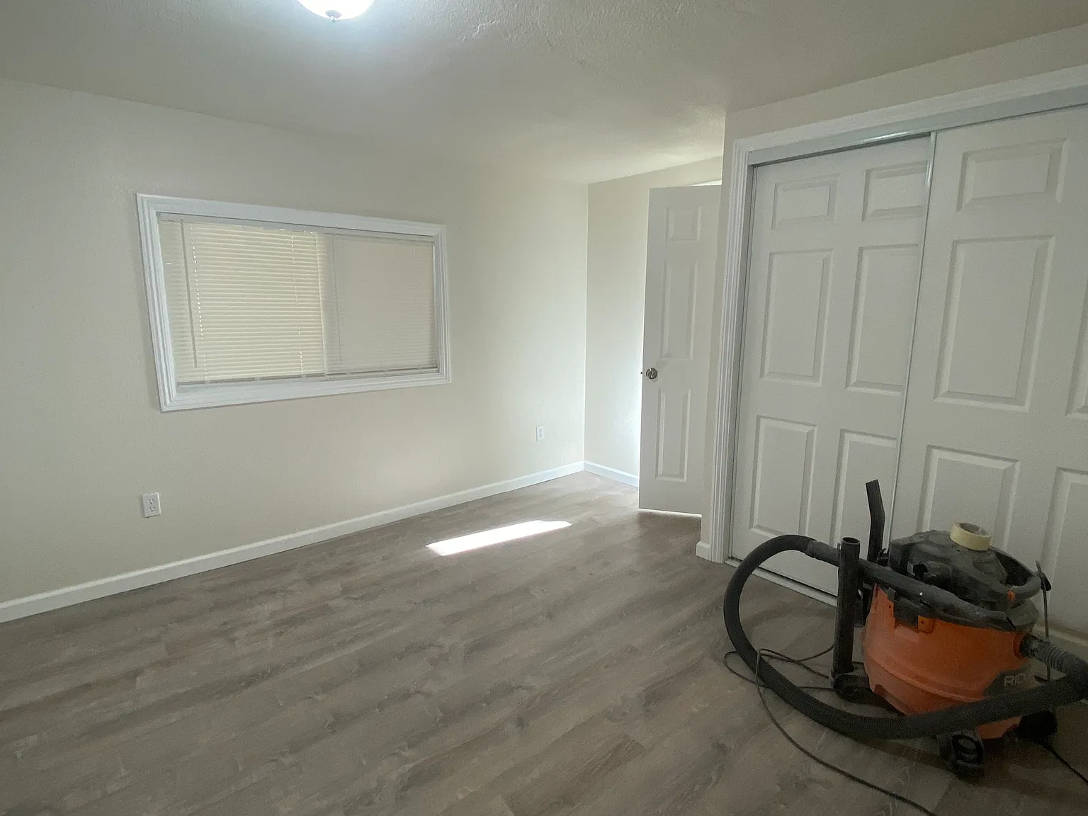 3 bed, 960 sqft, $1,800 — Photo 1