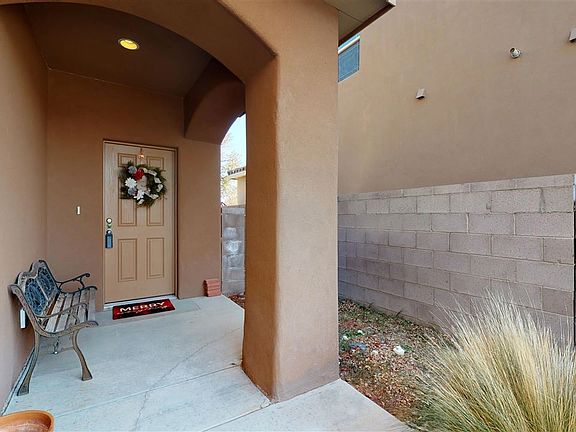 2nd image of 3236 Calle Nueva Vis