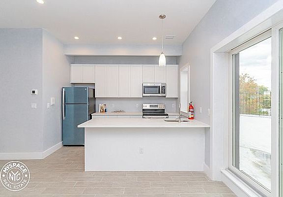 5th image of 264 Bleecker St #4