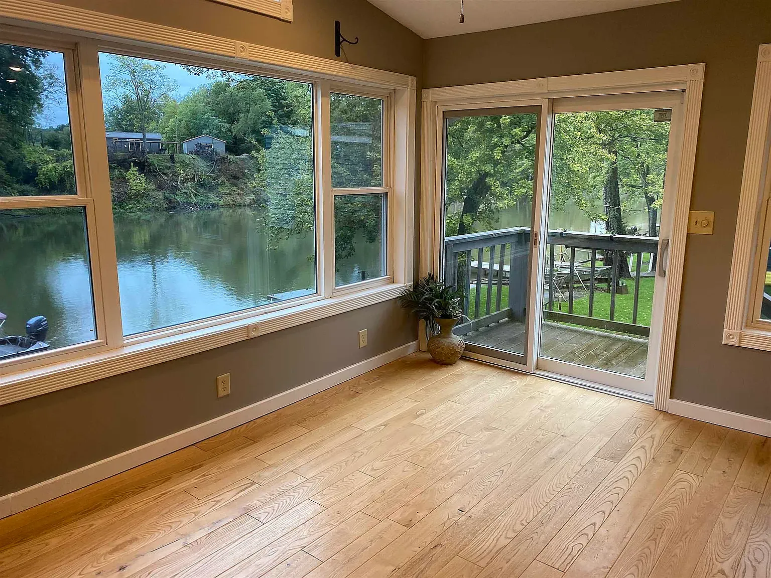 2 bed, 1416 sqft, $4,000 — Photo 2