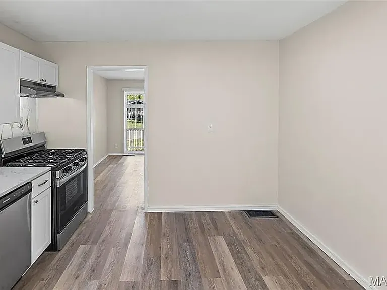 810 Saint Thomas Ln — Photo 6